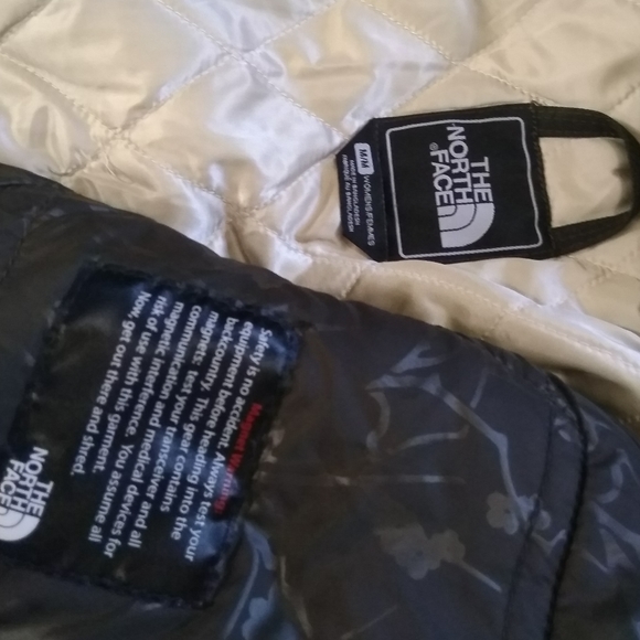 North Face  Winter Jacket size M Dark Green - Picture 5 of 12